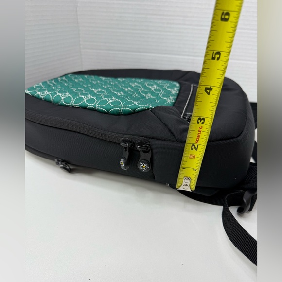 Sherpani Quilted Green and Black Backpack - Picture 8 of 9